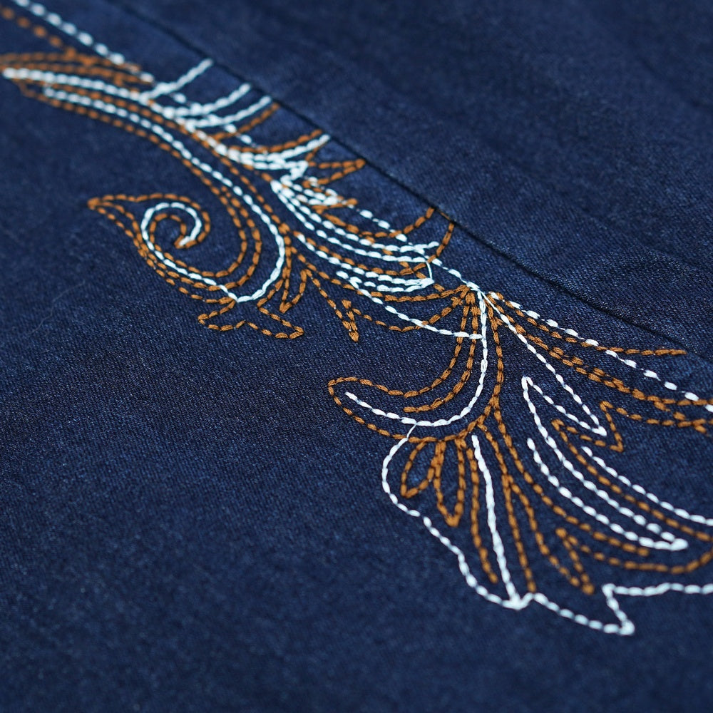 Sculpt Your Curves With Our Butt-Lifting Bootcut Jeans Our Mid-Rise Bootcut Features Intricate Statement Embroidery Down The Leg And On The Pockets. Perfect Vaquera Vibe